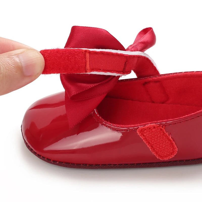 Spring and Autumn Girl Baby Shoes Classic Fashion Red Theme Cute Bow Princess Shoes Rubber Sole Anti slip Comfortable Walking Sh