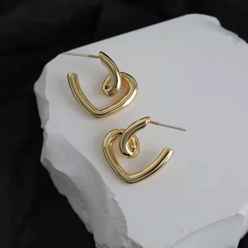 New Fashion Metal Gold Color Love Heart Hoop Earrings for Women Girls Korean Elegant Simple Heart Party Jewelry Birthday Gifts